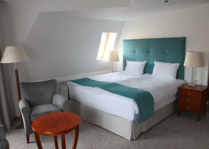 Srodka Boutique Hotel 3*