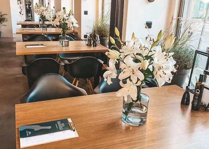 Srodka Boutique Hotel 3*